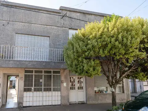 Venta 2 casas en 1 y Local. Ideal Inversión.