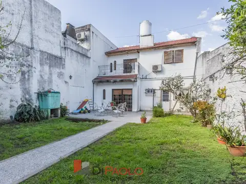 Casa 5 ambientes con 2 baños