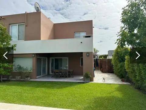 VENTA CASA 5 AMBIENTES CASAS DE SANTA MARÍA PLAYROOM LAVADERO JARDÍN GALERÍA PARRILLA