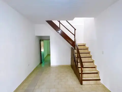 Casa 9 ambientes con 6 baños