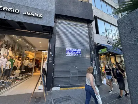 Local Cabildo entre Echeverria y Sucre 3,30 x 45 metros con entrepiso 70 m2