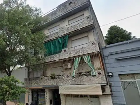 BARRIO ARROYITO - Departamento de 1 dormitorio, al frente con balcón.