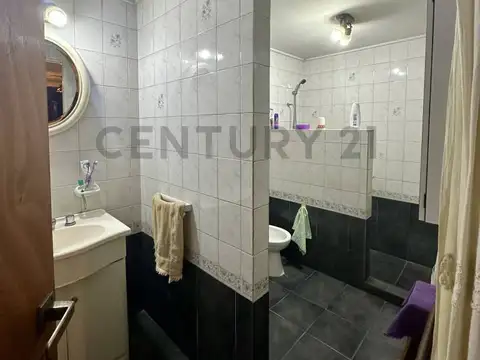 Oficina 5 ambientes con 2 baños