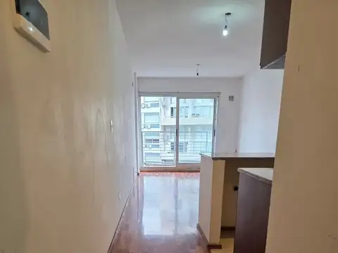 Departamento en Alquiler en Coghlan, $ 600.000