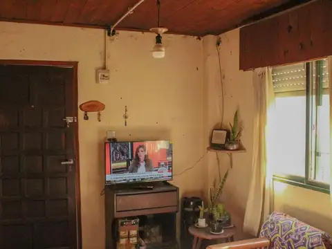 Casa 5 ambientes con 1 baño