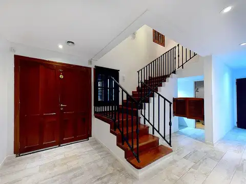 Casa 5 ambientes con 4 baños