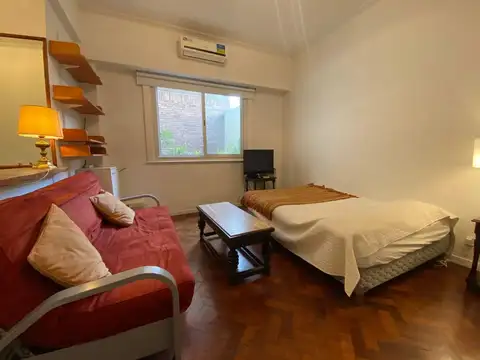 Departamento en alquiler Temporal en Recoleta. Studio todo luz.