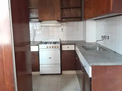 CENTRO CAÑADA Y 27 DE ABRIL SEMIPISO 3 DOR c/COCHERA