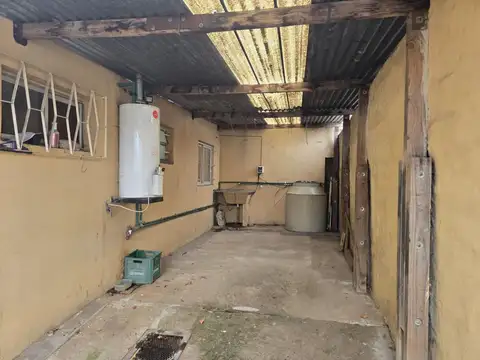 Casa 3 ambientes con 1 baño