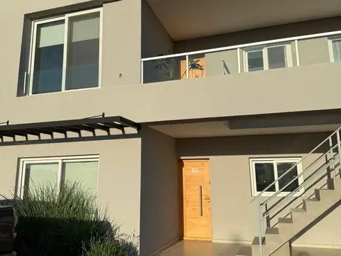 Town House en alquiler en Pilará