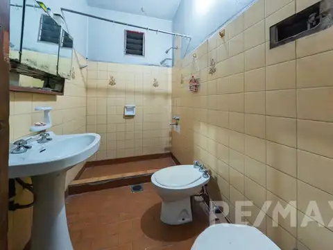 Venta Casa 3 Amb + Monoambiente Lote propio 324 m2