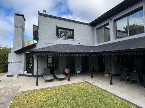 Casa en Venta en Tristán Suárez, USD 270.000