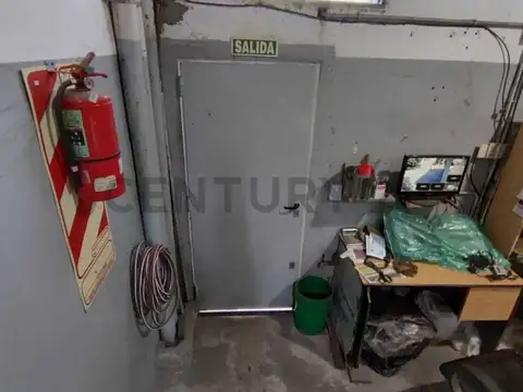 Venta galpon-Deposito Villa Luzuriaga