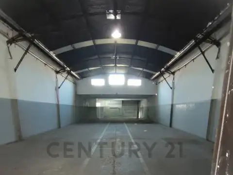 Venta galpon-Deposito Villa Luzuriaga