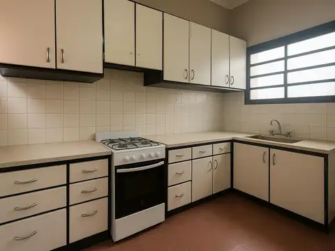 Casa en venta 3 dormitorios c/ cochera y jardin