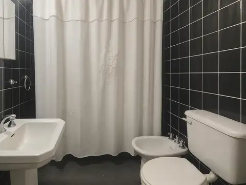 Casa 5 ambientes con 1 baño