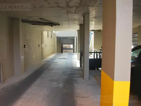 COCHERA FIJA EN TIGRE CENTRO | EXCELENTE ACCESO Y UBICACION