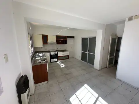 Casa 7 ambientes con 3 baños