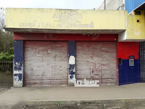 Local  con casa y terreno