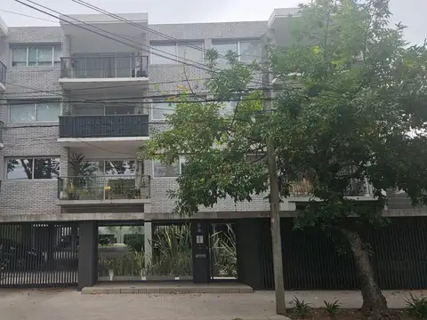 Departamento en alquiler en Beccar con cochera