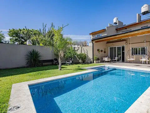 VENTA CASA 4 AMBIENTES APTO CRÉDITO | PERMUTA