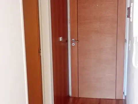 MONOAMBIENTE FRENTE BALCON IMPECABLE