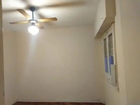 Departamento en Alquiler en Parque Patricios, $ 385.000