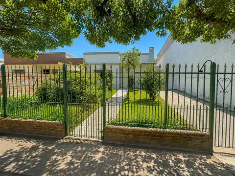 Oportunidad  casa con patio  apta credito