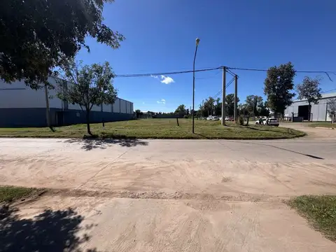 VENTA/LOTE EN ESQUINA/B° FASOLI/ SECTOR INDUSTRIAL