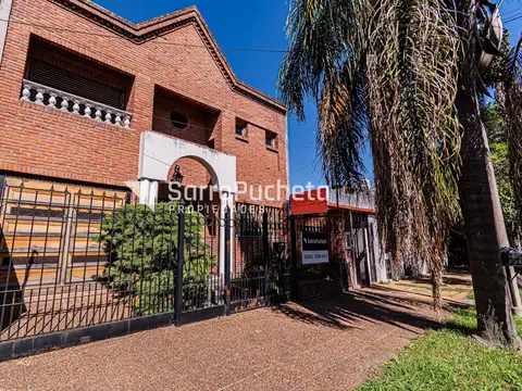 Venta casa 4 ambientes con jardin en Haedo.