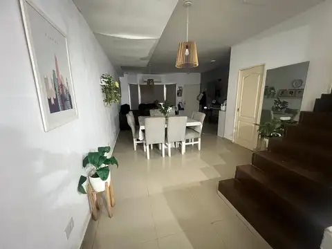 Depto Tipo Casa en Alquiler con 1 cocheras