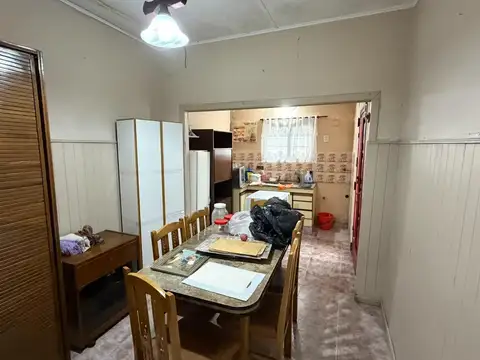 PH AL FRENTE CON COCHERA Y PATIO EN VENTA WILDE