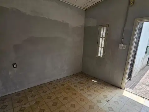 Casa 2 ambientes con 1 baño