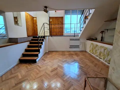 Almagro: Alquilo: $ 600.000. PB entrada independietne. Cocina y baño completos. A/profesional.