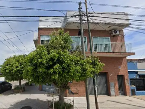 CASA DE 2 DORMITORIOS EN PH EN PLANTA ALTA ALA VENTA - EXCELENTE CALIDAD CONSTRUCTIVA.