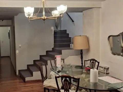 Depto Tipo Casa 4 ambientes con 3 baños