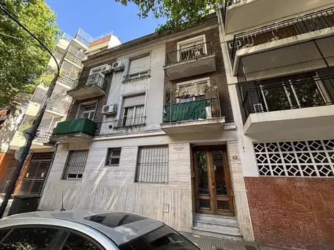 Venta 3 ambientes con balcón a reciclar en Belgrano | Oportunidad de inversión |