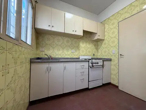 PH DE 3 AMBIENTES A 2 CUADRAS DE LA ESTACION DE CASTELAR