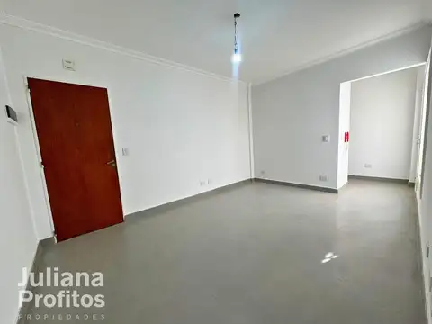 Departamento tres ambientes en alquiler - Bernal Centro