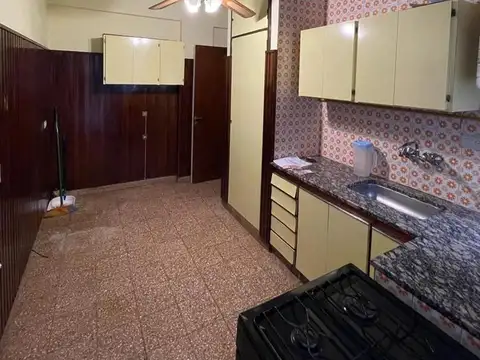 10 Entre 43 Y 44 , Piso P/B