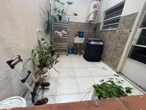Alquiler PH 2 ambientes con patio en Boedo