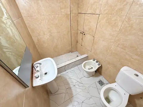Casa 3 ambientes con 1 baño