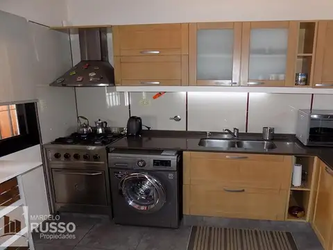 EXCELENTE CHALET AL FRENTE – PQUE. JOHNSTON