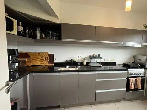 Casa en Alquiler con 1 cochera