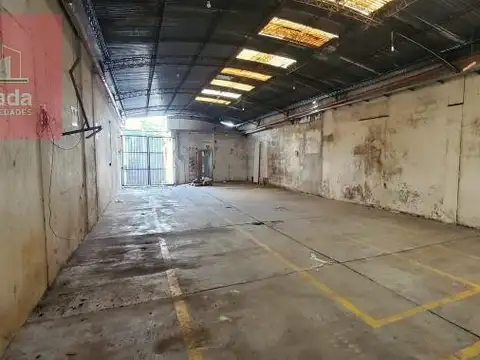 ALQUILER DEPOSITO - EXCELENTE UBICACION EN SAAVEDRA