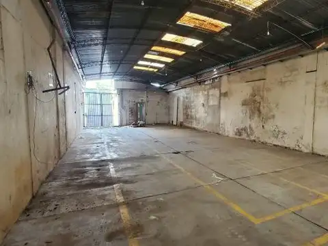 ALQUILER DEPOSITO - EXCELENTE UBICACION EN SAAVEDRA