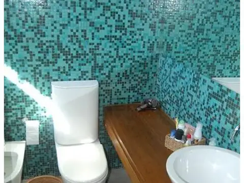 Casa 5 ambientes con 2 baños