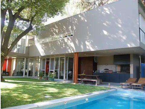 CASA EN VENTA EN MARTINEZ