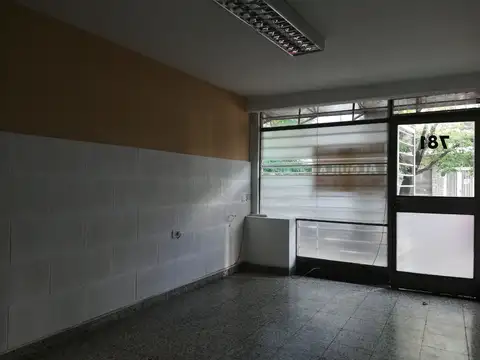 59 entre 10 y 11 700