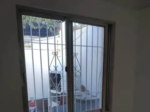 Depto Tipo Casa en Alquiler en Moron Sur, $ 579.000
